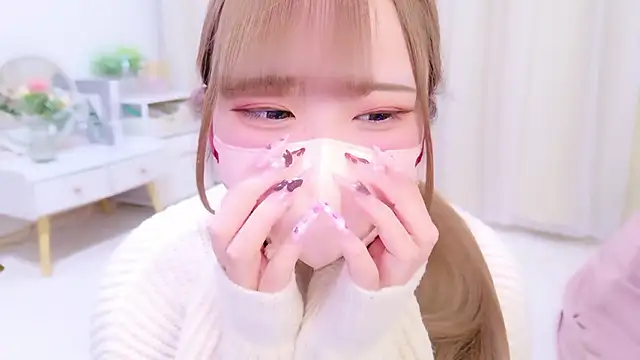 Snapshot of MAIKA_pyon chatting on February 17, 2026, 12:41 am MAIKA pyon online show from February 17, 2026, 12:41 am