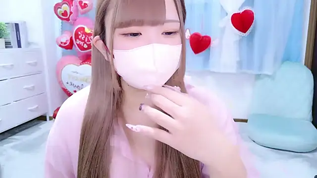 Snapshot of MAIKA_pyon chatting on February 12, 2026, 12:32 am MAIKA pyon online show from February 12, 2026, 12:32 am