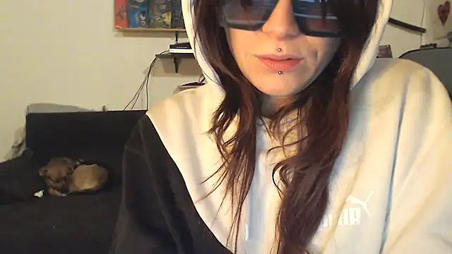 complicata mente online show from January 17, 2025, 1:36 am