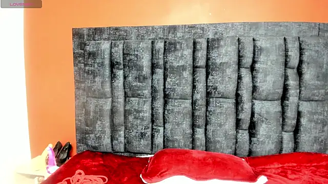 Aurora Doll  online show from November 24, 2025, 1:33 pm