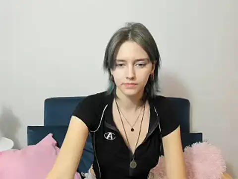 DevineNatalie online show from December 10, 2024, 7:22 pm