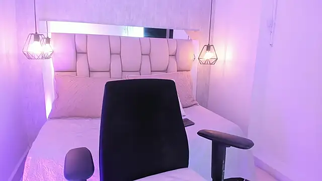 Snapshot of Alahia_Baiter chatting on March 19, 2025, 12:01 pm Alahia Baiter online show from March 19, 2025, 12:01 pm