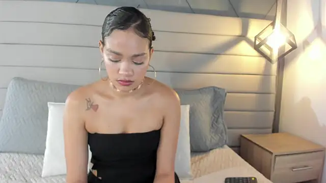 Snapshot of Alahia_Baiter chatting on March 12, 2025, 12:04 pm Alahia Baiter online show from March 12, 2025, 12:04 pm