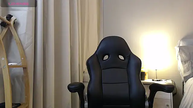 jonhklleyn online show from July 8, 2026, 7:47 pm