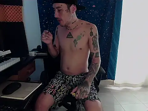 Snapshot of patrik_tattoo_ chatting on February 5, 2025, 4:14 pm patrik tattoo online show from February 5, 2025, 4:14 pm