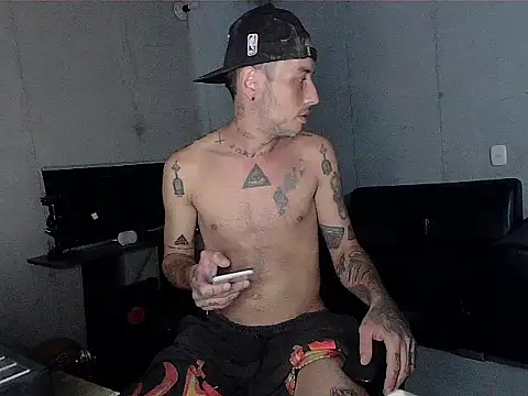 patrik tattoo  online show from February 16, 2026, 5:06 am