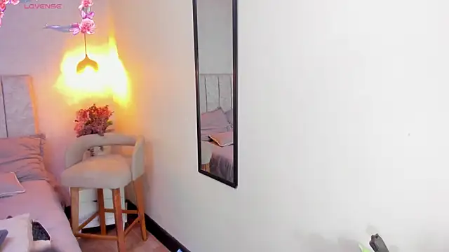 Snapshot of tutu_milf chatting on February 15, 2026, 12:04 pm tutu milf online show from February 15, 2026, 12:04 pm