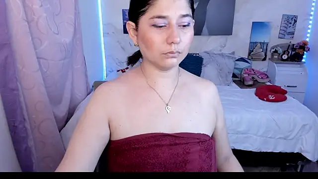 Snapshot of alinabozz1 chatting on March 27, 2026, 4:21 am alinabozz1 online show from March 27, 2026, 4:21 am