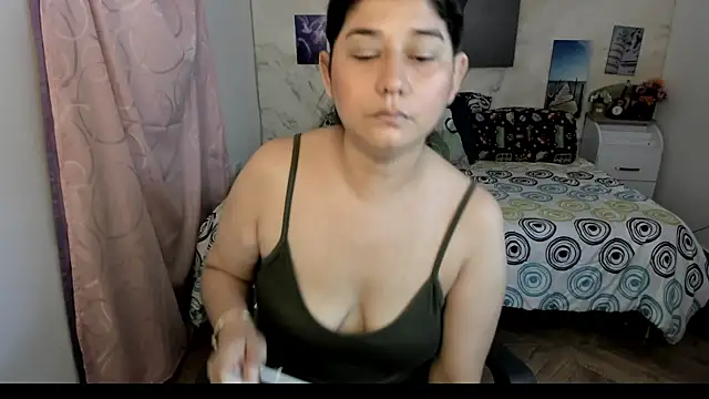 Snapshot of alinabozz1 chatting on March 25, 2026, 4:34 am alinabozz1 online show from March 25, 2026, 4:34 am