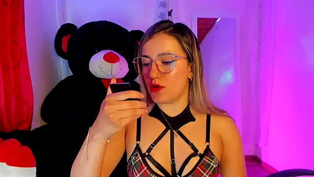 Snapshot of Keyth_clement chatting on February 6, 2025, 8:02 pm Keyth clement online show from February 6, 2025, 8:02 pm