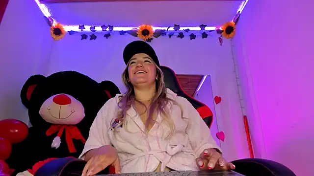 Snapshot of Keyth_clement chatting on February 18, 2025, 8:14 pm Keyth clement online show from February 18, 2025, 8:14 pm