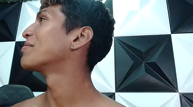 mau elixxx online show from February 4, 2025, 12:44 pm