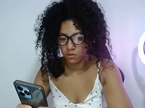 bellacrespalatina online show from September 29, 2025, 6:24 pm