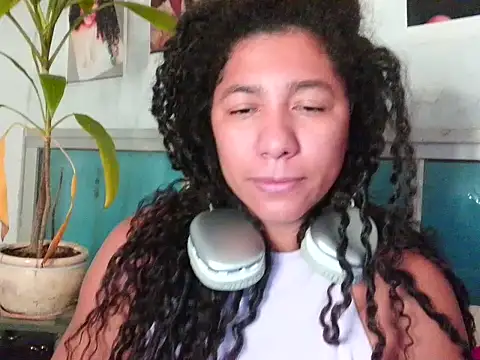 Snapshot of bellacrespalatina chatting on May 2, 2026, 4:39 am bellacrespalatina online show from May 2, 2026, 4:39 am