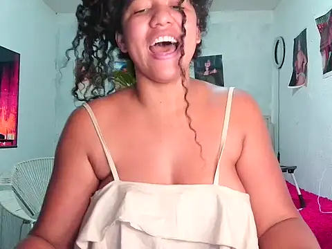 Snapshot of bellacrespalatina chatting on May 2, 2026, 9:31 pm bellacrespalatina online show from May 2, 2026, 9:31 pm