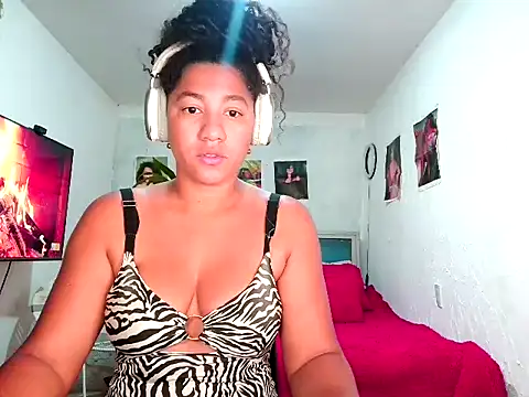 Snapshot of bellacrespalatina chatting on April 15, 2026, 6:12 pm bellacrespalatina online show from April 15, 2026, 6:12 pm