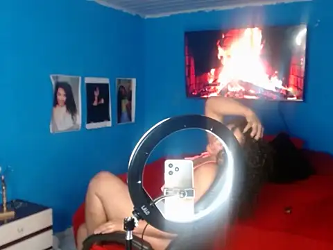 bellacrespalatina online show from November 28, 2025, 2:45 am