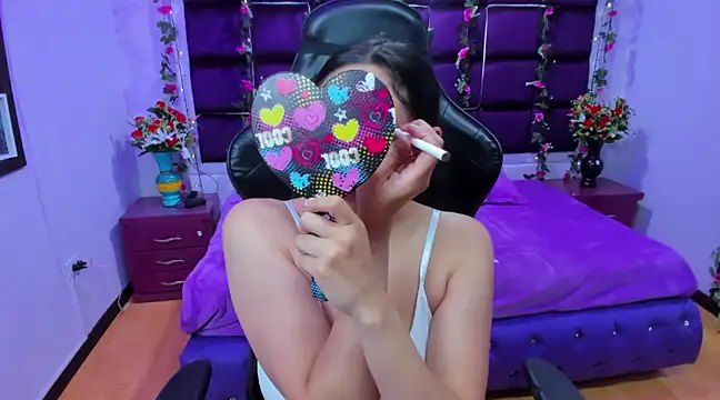 ChloeeTompson  online show from January 31, 2025, 2:04 am