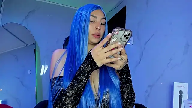 ChloeeTompson  online show from October 8, 2025, 2:35 am