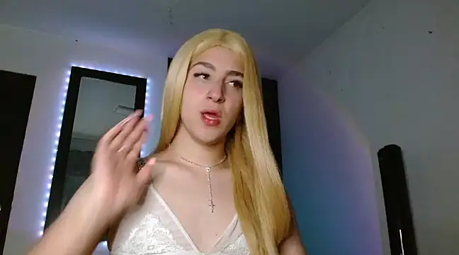 Snapshot of Triana_Damelio chatting on February 28, 2025, 1:14 pm Triana Damelio online show from February 28, 2025, 1:14 pm