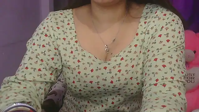Snapshot of cutie-taara chatting on February 5, 2026, 3:24 am cutie-taara online show from February 5, 2026, 3:24 am