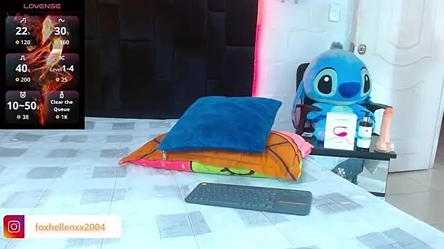 foxhellenxxxx online show from September 17, 2025, 3:03 pm