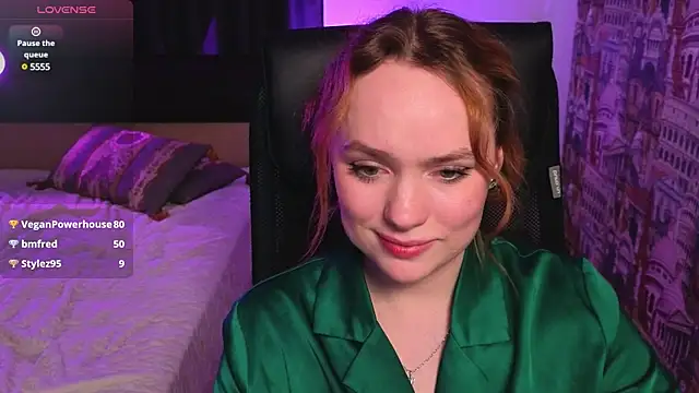 Snapshot of Kari_Lunna chatting on February 16, 2025, 9:26 am Kari Lunna online show from February 16, 2025, 9:26 am