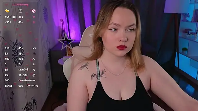 Snapshot of Kari_Lunna chatting on September 14, 2025, 3:29 am Kari Lunna online show from September 14, 2025, 3:29 am