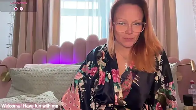 Snapshot of MelodyRoseUk chatting on April 6, 2026, 1:34 pm MelodyRoseUk online show from April 6, 2026, 1:34 pm