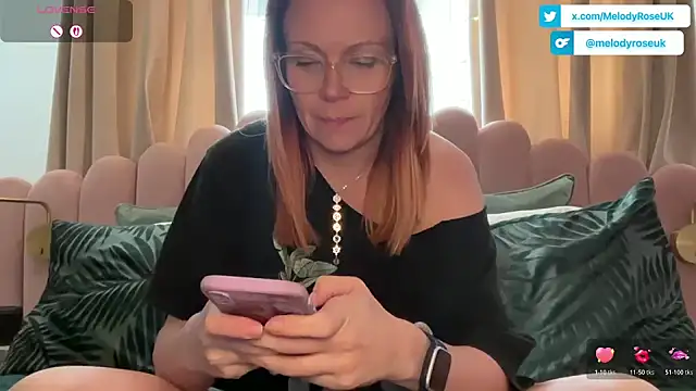 Snapshot of MelodyRoseUk chatting on March 5, 2026, 2:46 pm MelodyRoseUk online show from March 5, 2026, 2:46 pm