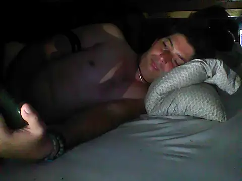 Snapshot of frank32love chatting on September 24, 2025, 8:43 am frank32love online show from September 24, 2025, 8:43 am