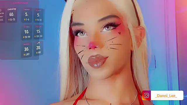 DanniLee  online show from October 31, 2025, 10:16 pm