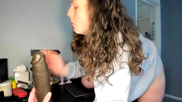 ENGLISHEMILY 69 online show from March 12, 2025, 1:19 pm