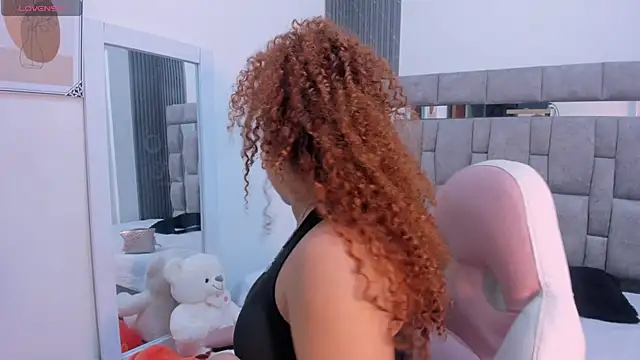 zulyjones online show from April 14, 2026, 12:43 pm