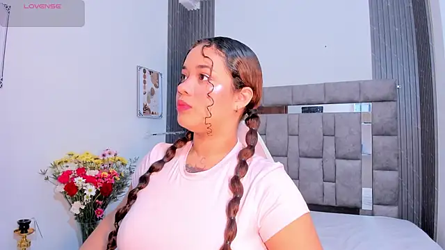 zulyjones online show from November 20, 2025, 12:39 pm