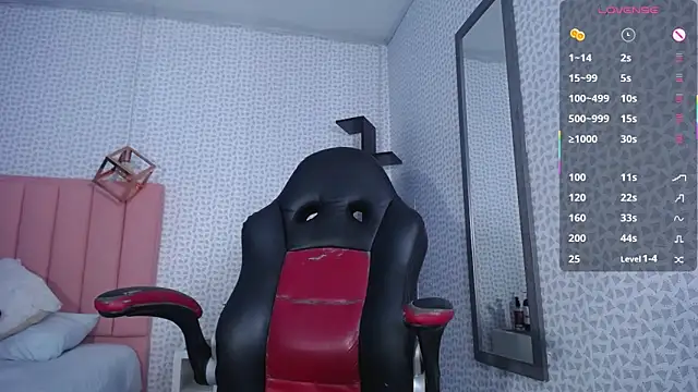 DENISERICHARD2 online show from November 12, 2025, 12:42 pm