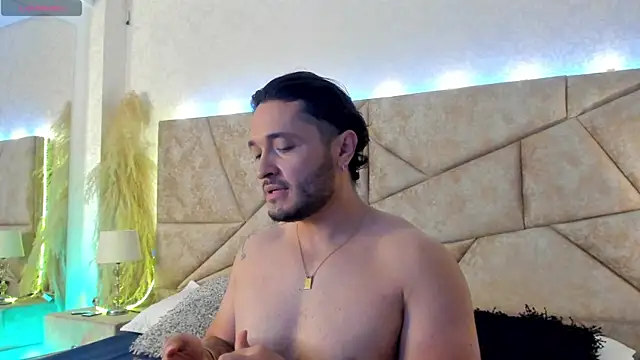 Snapshot of JossAckland chatting on April 14, 2026, 8:03 pm JossAckland online show from April 14, 2026, 8:03 pm