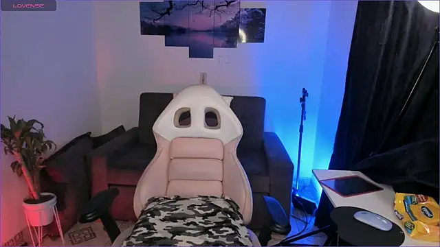 odelei online show from September 11, 2025, 9:42 am