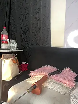 chiquimaturesexy online show from March 5, 2026, 9:00 pm