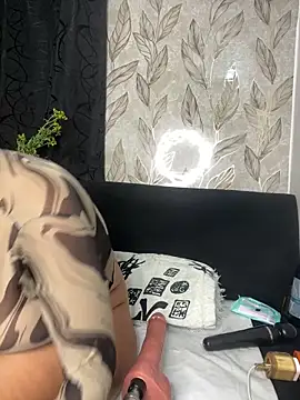 chiquimaturesexy online show from May 21, 2026, 11:35 pm