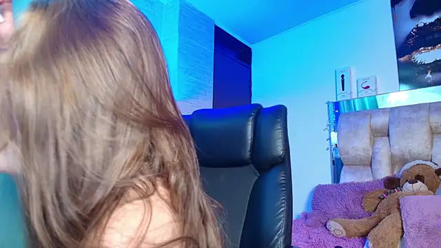 dakota Robbins  online show from October 26, 2025, 10:21 pm