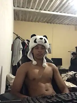 Snapshot of Allen_watts chatting on January 8, 2025, 10:06 pm Allen watts online show from January 8, 2025, 10:06 pm