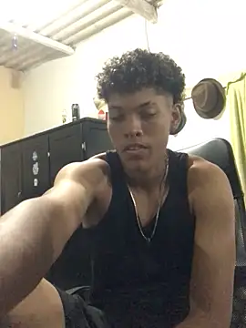 Snapshot of Allen_watts chatting on December 19, 2024, 2:23 am Allen watts online show from December 19, 2024, 2:23 am