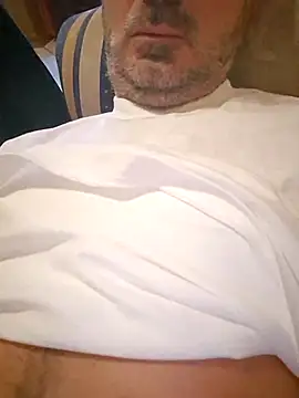 Snapshot of 1talianBeutifulCock chatting on November 22, 2025, 9:08 am 1talianBeutifulCock online show from November 22, 2025, 9:08 am