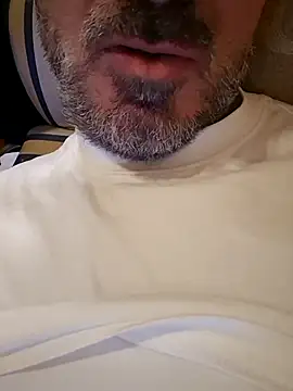 Snapshot of 1talianBeutifulCock chatting on November 10, 2025, 12:54 pm 1talianBeutifulCock online show from November 10, 2025, 12:54 pm