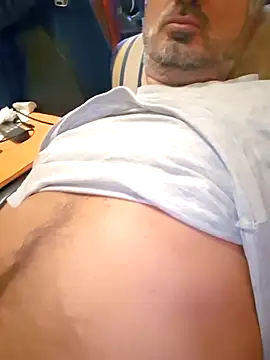 Snapshot of 1talianBeutifulCock chatting on October 17, 2025, 10:50 am 1talianBeutifulCock online show from October 17, 2025, 10:50 am