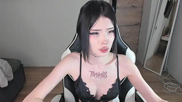 Velvetsky 1 online show from April 11, 2026, 5:05 pm