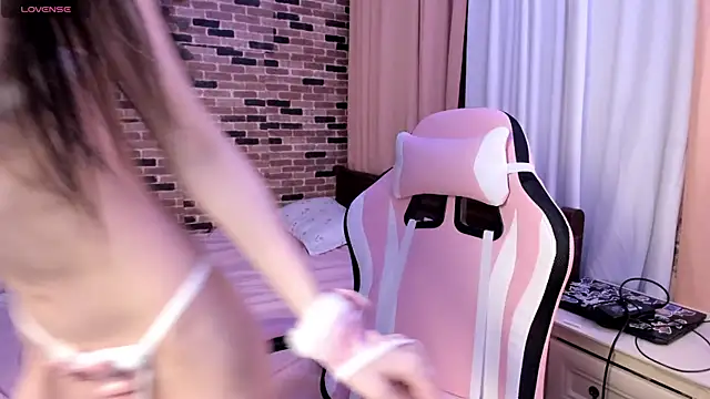 Velvetsky 1 online show from November 10, 2025, 3:06 pm