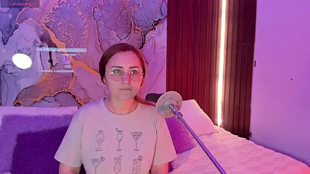 centaurigirl online show from January 11, 2026, 3:57 am