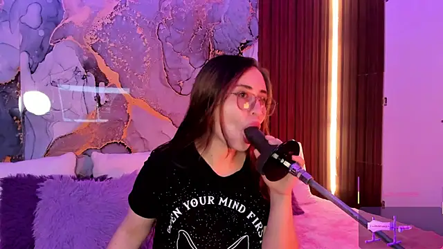 centaurigirl online show from November 27, 2025, 3:40 am